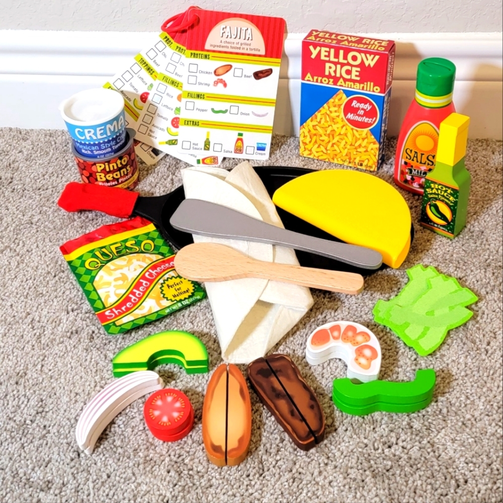Melissa & Doug Taco & Tortilla Set